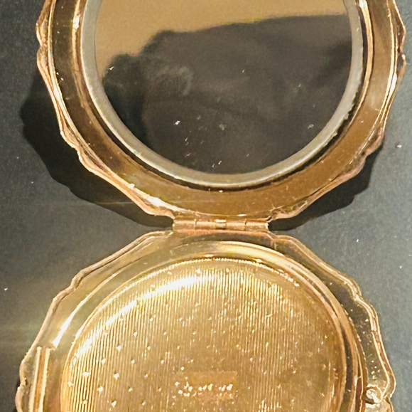 Makeup/Powder Compact Mirror - Picture 4 of 8